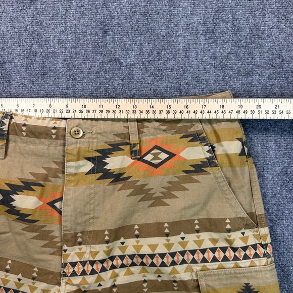 Lucky Brand Classic 9" Multi Southwest Print Cargo Shorts Men's 36 Aztec Pockets - Picture 10 of 15